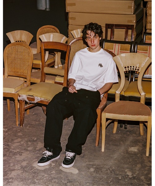 MANASTASH（マナスタッシュ）の「【直営店限定】MANASTASH N.A.U/マナスタッシュエヌエーユー　GANG LOGO TEE　ギャングロゴティー（Tシャツ/カットソー・メンズ・ホワイト/ブラック/バーガンディー・MEDIUM/LARGE/X-LARGE）」の5枚目の写真