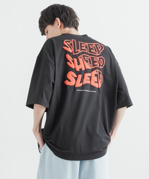 Rocky Monroe(ロッキーモンロー)の「オーバーサイズ TC天竺 バックプリントフロント刺繍ビッグシルエット半袖Tシャツ(Tシャツ/カットソー・メンズ・パープル/ロイヤルブルー/オフホワイト/グリーン/ブラック/イエロー・M/L/LL)」の3枚目の写真
