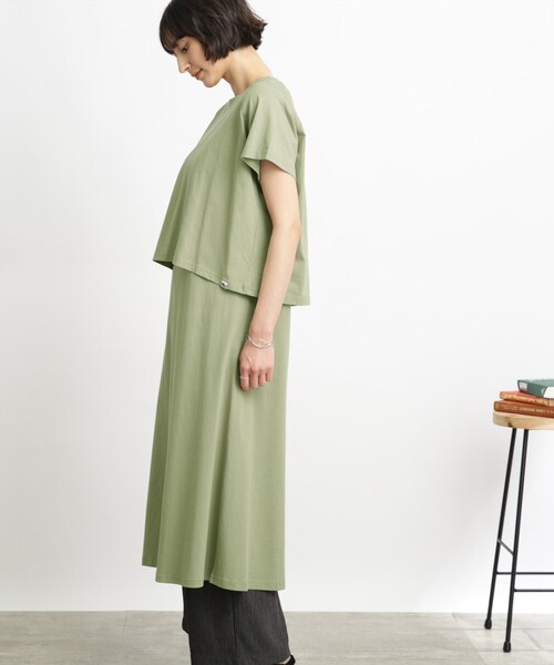 SHOO・LA・RUE(シューラルー)の「◆【接触冷感/2点セット】クロップドT×ノースリーブワンピ(ワンピース・レディース・ブラック/オリーブ/ブルー・02/03)」の6枚目の写真