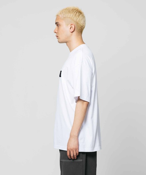 XLARGE（エクストララージ）の「CHENILLE STANDARD LOGO S/S TEE