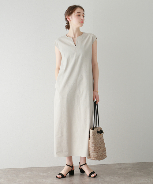 La TOTALITE（ラトータリテ）の「バックボタンスキッパーワンピース 