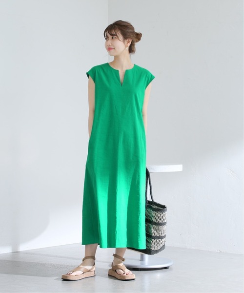 La TOTALITE（ラトータリテ）の「バックボタンスキッパーワンピース 