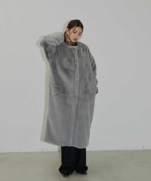 AIC.(エーアイシー)の「フェイクファーノーカラーロングコート(ノーカラーコート・レディース・グレー/ブラウン・FREE)」の7枚目の写真