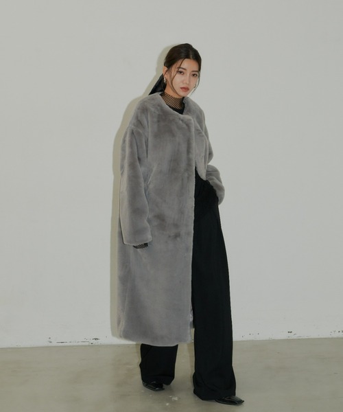 AIC.(エーアイシー)の「フェイクファーノーカラーロングコート(ノーカラーコート・レディース・グレー/ブラウン・FREE)」の8枚目の写真