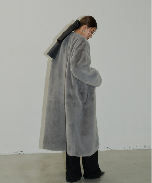 AIC.(エーアイシー)の「フェイクファーノーカラーロングコート(ノーカラーコート・レディース・グレー/ブラウン・FREE)」の12枚目の写真