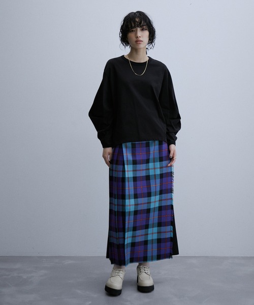 ADAM ET ROPE'(アダムエロペ)の「バナナスリーブパフロンTEE(Tシャツ/カットソー・レディース・ホワイト/ブラック/オレンジ・FREE)」の4枚目の写真