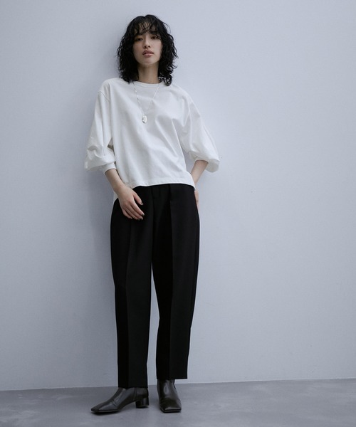 ADAM ET ROPE'(アダムエロペ)の「バナナスリーブパフロンTEE(Tシャツ/カットソー・レディース・ホワイト/ブラック/オレンジ・FREE)」の5枚目の写真
