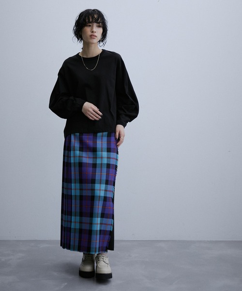 ADAM ET ROPE'(アダムエロペ)の「バナナスリーブパフロンTEE(Tシャツ/カットソー・レディース・ホワイト/ブラック/オレンジ・FREE)」の18枚目の写真