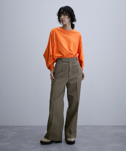 ADAM ET ROPE'(アダムエロペ)の「バナナスリーブパフロンTEE(Tシャツ/カットソー・レディース・ホワイト/ブラック/オレンジ・FREE)」の16枚目の写真