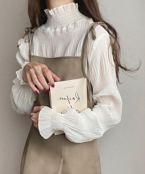 junoah(ジュノア)の「ショルダーリボンキャミワンピース(ワンピース・レディース・ブラック/ブラウン/グレイッシュベージュ/モカ/チャコール/ベージュ/カーキブラウン/アイボリー・MEDIUM/LARGE/X-LARGE/SMALL)」の8枚目の写真