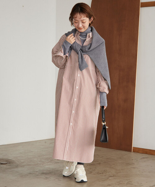 SLOBE IENA（スローブイエナ）の「コットンブロードシャツワンピース（ワンピース・レディース・チャコールグレー/ブラウン/サックスブルー・FREE）」の9枚目の写真