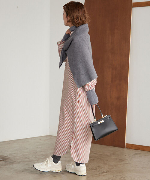 SLOBE IENA（スローブイエナ）の「コットンブロードシャツワンピース（ワンピース・レディース・チャコールグレー/ブラウン/サックスブルー・FREE）」の11枚目の写真