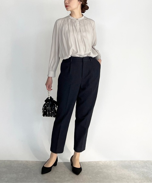 PICCIN(ピッチン)の「【セットアップ可能】パウダーサテンギャザーブラウス(シャツ/ブラウス・レディース・グレイッシュベージュ/ブラック・M)」の10枚目の写真
