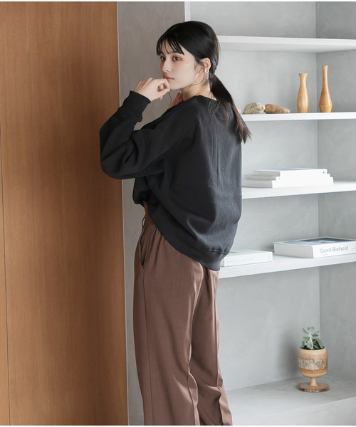 Dita Muaj.（ディータムアージュ）の「【ZOZO限定】Muaj.カラースキーム 裏起毛トレーナー（スウェット・レディース・ホワイト/チャコールグレー/ブラック/ベージュ/ブラウン・M/L）」の16枚目の写真