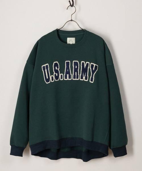 SlashDate(スラッシュデイト)の「カレッジロゴサガラ刺繍クルーネックスウェット/ビッグシルエット/裏起毛/ユニセックス(スウェット・メンズ・グリーン/キナリ/グリーン系その他/パープル/アッシュグレー/ブラック・M/L/XL)」の2枚目の写真