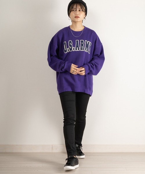 SlashDate(スラッシュデイト)の「カレッジロゴサガラ刺繍クルーネックスウェット/ビッグシルエット/裏起毛/ユニセックス(スウェット・メンズ・グリーン/キナリ/グリーン系その他/パープル/アッシュグレー/ブラック・M/L/XL)」の17枚目の写真