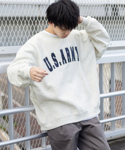 SlashDate(スラッシュデイト)の「カレッジロゴサガラ刺繍クルーネックスウェット/ビッグシルエット/裏起毛/ユニセックス(スウェット・メンズ・グリーン/キナリ/グリーン系その他/パープル/アッシュグレー/ブラック・M/L/XL)」の22枚目の写真