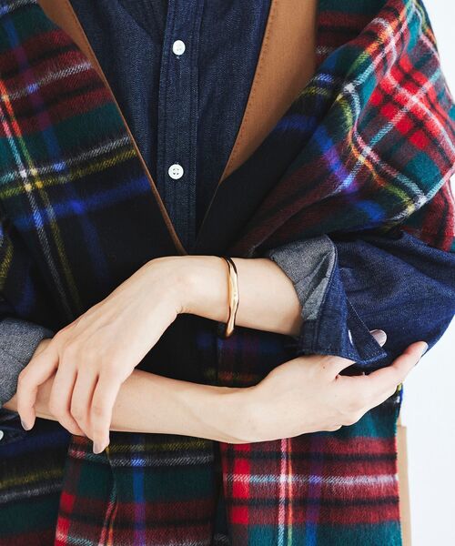 le.coeur blanc（ルクールブラン）の「ニュアンスメタルバングル（バングル/リストバンド・レディース・シルバー/ゴールド・FREE）」の2枚目の写真