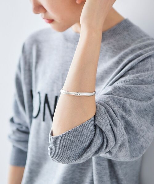 le.coeur blanc（ルクールブラン）の「ニュアンスメタルバングル（バングル/リストバンド・レディース・シルバー/ゴールド・FREE）」の6枚目の写真