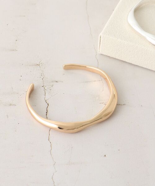 le.coeur blanc（ルクールブラン）の「ニュアンスメタルバングル（バングル/リストバンド・レディース・シルバー/ゴールド・FREE）」の8枚目の写真