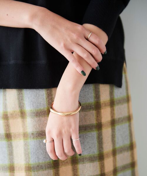 le.coeur blanc（ルクールブラン）の「ニュアンスメタルバングル（バングル/リストバンド・レディース・シルバー/ゴールド・FREE）」の9枚目の写真