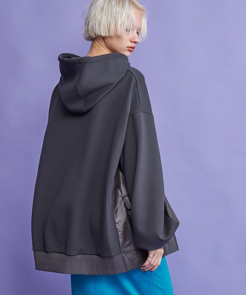 casane（カサネ）の「ビックシルエットフーディ（パーカー・レディース・ブラック/ダークグレー・FREE）」の8枚目の写真