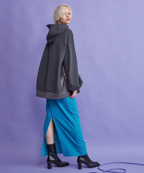 casane（カサネ）の「ビックシルエットフーディ（パーカー・レディース・ブラック/ダークグレー・FREE）」の6枚目の写真