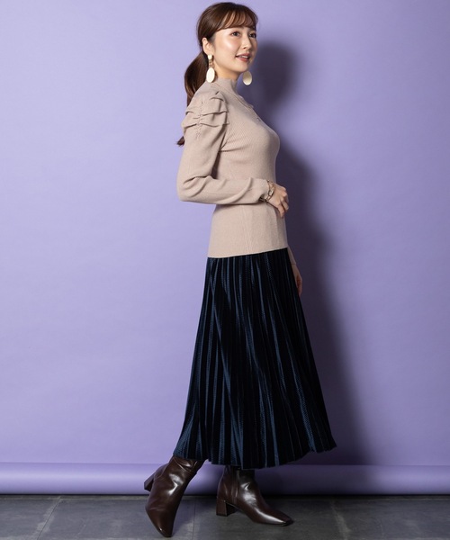 ELVENCE DEUX(エルベンスドゥ)の「ショルダーギャザーHN(ニット/セーター・レディース・チャコールグレー/オレンジ/ベージュ・FREE)」の12枚目の写真
