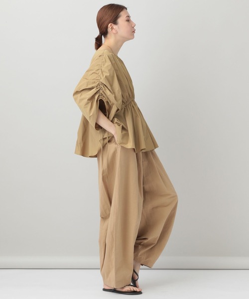 Curensology（カレンソロジー）の「Curensology(カレンソロジー)/ギャザースリーブブラウス（シャツ/ブラウス・レディース・ベージュ/ネイビー・FREE）」の4枚目の写真