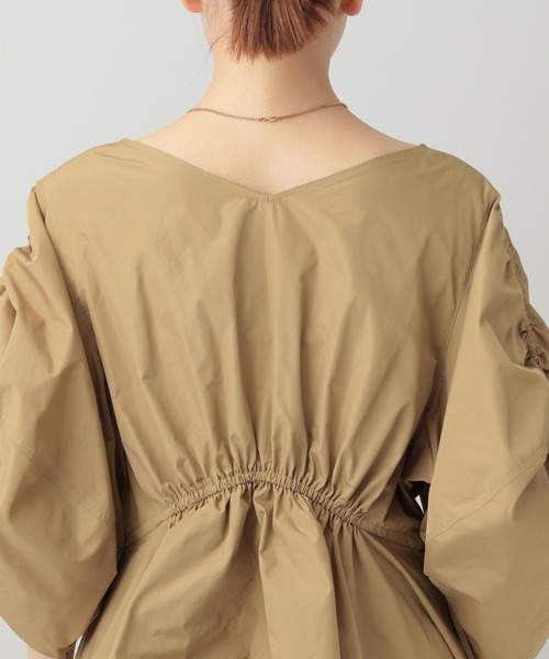 Curensology（カレンソロジー）の「Curensology(カレンソロジー)/ギャザースリーブブラウス（シャツ/ブラウス・レディース・ベージュ/ネイビー・FREE）」の12枚目の写真
