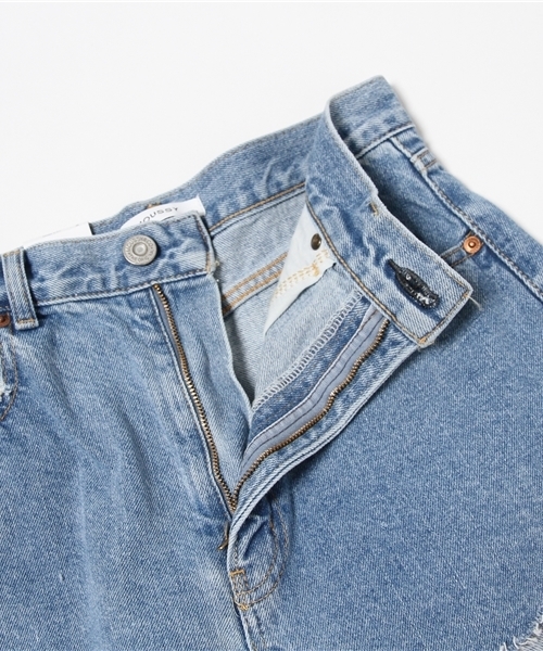 MOUSSY（マウジー）の「DENIM S/PT（デニムパンツ・レディース・ホワイト/ライトブルー・2/1/0）」の6枚目の写真