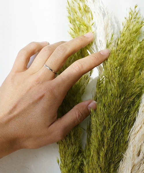 MinoriTY(マイノリティ)の「スキニーリング メンズ ウィメンズ (リング・メンズ・シルバー/ゴールド・11号/13号/17号/19号)」の2枚目の写真