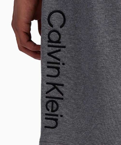 Calvin Klein(カルバン・クライン)の「STNDRD ロゴテリーショートパンツ(その他パンツ・メンズ・ブラック/ホワイト・L/M/S/XS)」の17枚目の写真