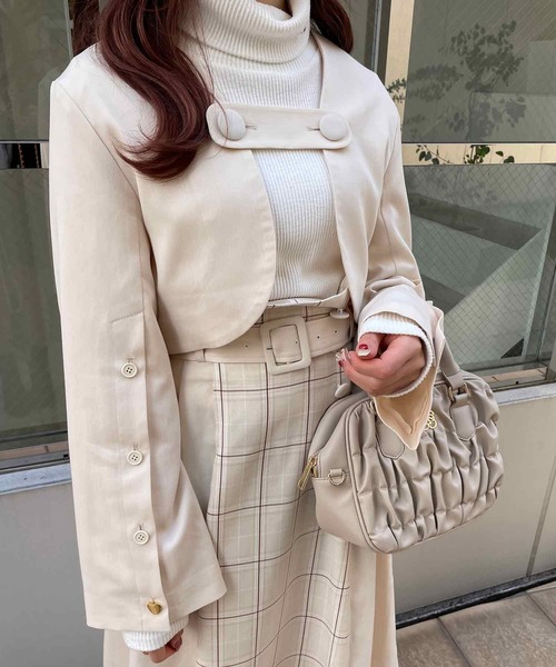 one after another NICE CLAUP（ワンアフターアナザーナイスクラップ）の「【スタッフ考案】ハートボタンショートジャケット（ノーカラージャケット・レディース・グレー/アイボリー/ピンク・FREE）」の9枚目の写真