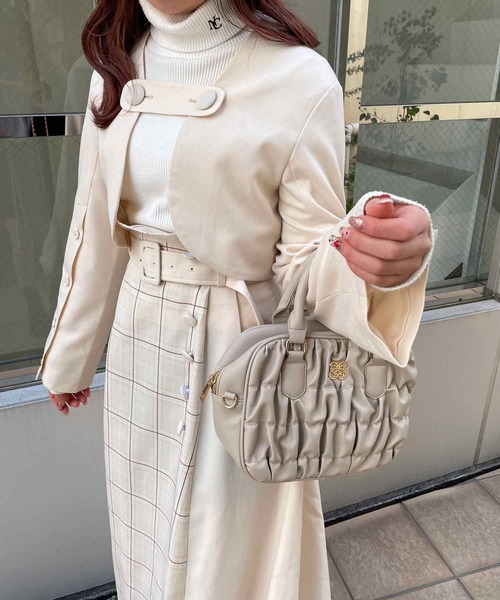 one after another NICE CLAUP（ワンアフターアナザーナイスクラップ）の「【スタッフ考案】ハートボタンショートジャケット（ノーカラージャケット・レディース・グレー/アイボリー/ピンク・FREE）」の10枚目の写真