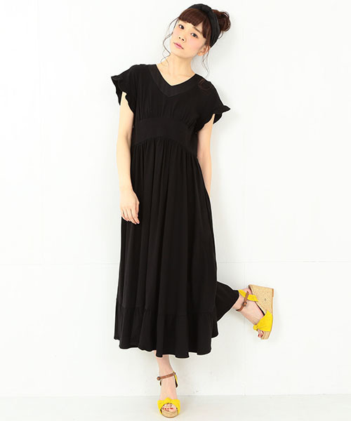 CAROLINA GLASER(カロリナ グレイサー)の「CAROLINA GLASER / カットソーマキシワンピース(ワンピース・レディース・ブラック/クリーム・ONE SIZE)」の2枚目の写真