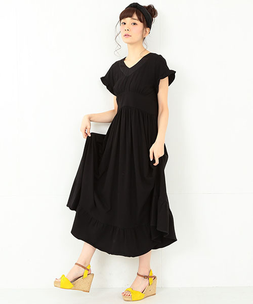 CAROLINA GLASER(カロリナ グレイサー)の「CAROLINA GLASER / カットソーマキシワンピース(ワンピース・レディース・ブラック/クリーム・ONE SIZE)」の3枚目の写真