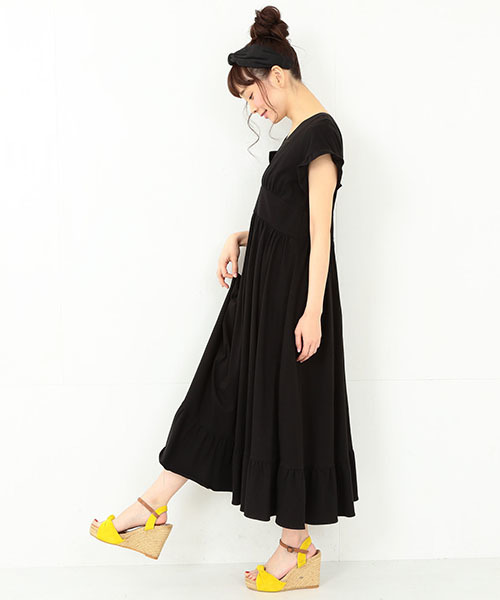 CAROLINA GLASER(カロリナ グレイサー)の「CAROLINA GLASER / カットソーマキシワンピース(ワンピース・レディース・ブラック/クリーム・ONE SIZE)」の4枚目の写真