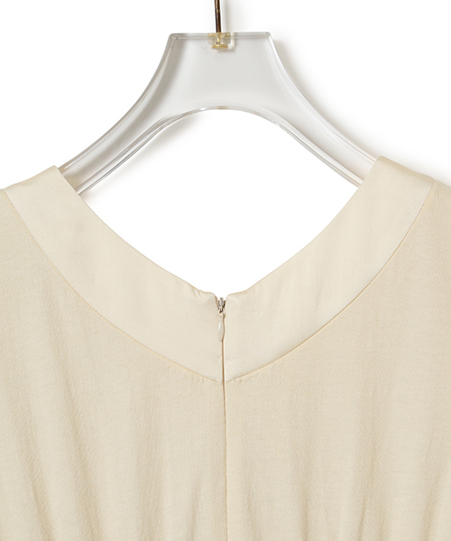 CAROLINA GLASER(カロリナ グレイサー)の「CAROLINA GLASER / カットソーマキシワンピース(ワンピース・レディース・ブラック/クリーム・ONE SIZE)」の14枚目の写真