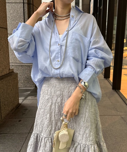 DouDou（ドゥドゥ）の「シアーリネンビッグシャツ（シャツ/ブラウス・レディース・チャコールグレー/オフホワイト/サックスブルー/バイオレット・FREE）」の4枚目の写真