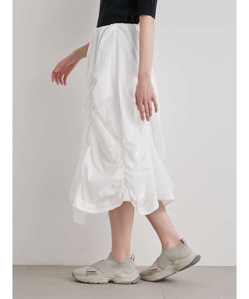 emmi（エミ）の「【emmi atelier】撥水変形シャーリングスカート