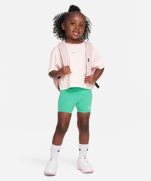 NIKE（ナイキ）の「ナイキ ピックナイキ ボクシー Tシャツ アンド ショートパンツ セットアップ ベビー ツーピース セットアップ / Nike Pic-Nike Boxy Tee and Shorts Set Toddler 2-Piece Set＜90-100cm 展開＞（スポーツグッズ・キッズ）」