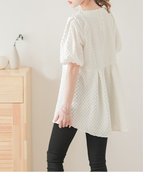 SUGAR BISKET（シュガービスケット）の「ジャガードペプラムブラウス（シャツ/ブラウス・レディース・黄緑系/ベージュ/ホワイト/ブラック・フリー）」の6枚目の写真