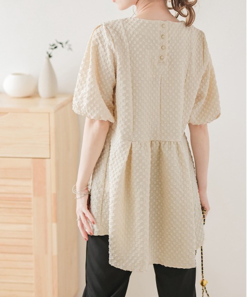 SUGAR BISKET（シュガービスケット）の「ジャガードペプラムブラウス（シャツ/ブラウス・レディース・黄緑系/ベージュ/ホワイト/ブラック・フリー）」の13枚目の写真