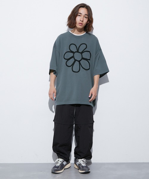 re_k by JUNRED（レクバイジュンレッド）の「re_k by JUNRED / コードフラワー半袖ニットプルオーバー（Tシャツ/カットソー・メンズ・チャコールグレー/ブルー/ライトグレー・S/M/L）」の4枚目の写真