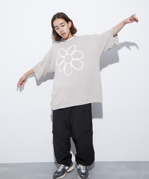 re_k by JUNRED（レクバイジュンレッド）の「re_k by JUNRED / コードフラワー半袖ニットプルオーバー（Tシャツ/カットソー・メンズ・チャコールグレー/ブルー/ライトグレー・S/M/L）」の5枚目の写真