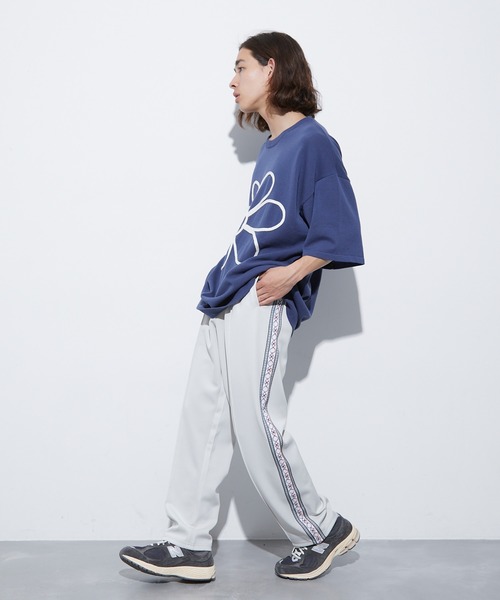 re_k by JUNRED（レクバイジュンレッド）の「re_k by JUNRED / コードフラワー半袖ニットプルオーバー（Tシャツ/カットソー・メンズ・チャコールグレー/ブルー/ライトグレー・S/M/L）」の7枚目の写真