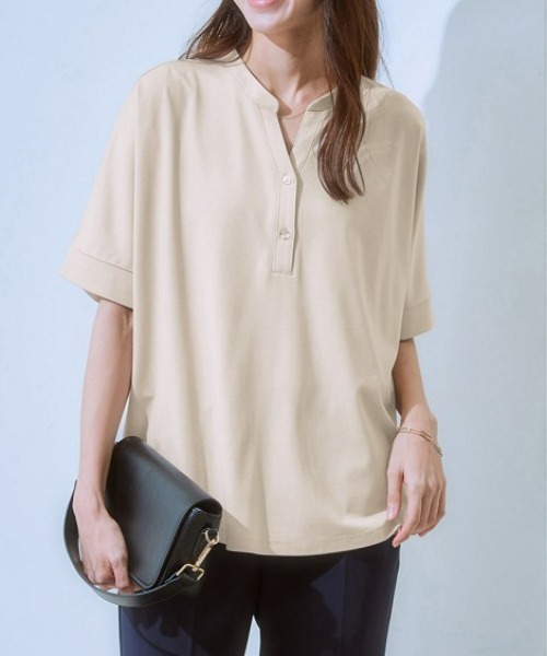 7days Life Styling(セブンデイズライフスタイリング)の「ブラウス見えシルケットポンチスキッパーチュニックカットソートップス(Tシャツ/カットソー・レディース・グレイッシュベージュ/ブラック/オフホワイト/ブルーグレー/ミント・M/LL/S/L)」の1枚目の写真