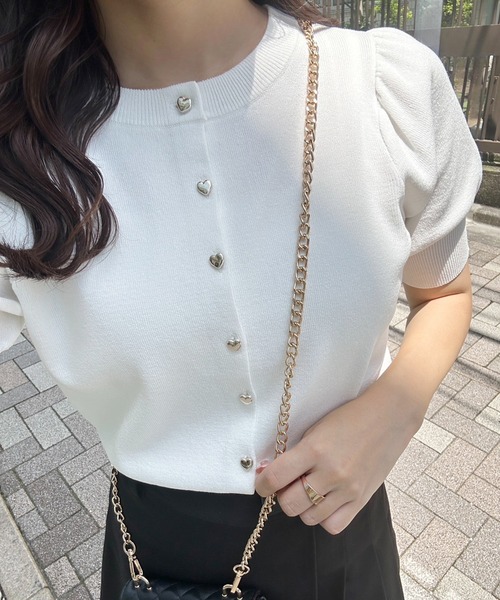 one after another NICE CLAUP（ワンアフターアナザーナイスクラップ）の「ハートボタン前後2wayニット（カーディガン/ボレロ・レディース・ブラック/オフホワイト/ピンク/杢グレー・FREE）」の7枚目の写真