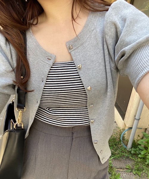 one after another NICE CLAUP（ワンアフターアナザーナイスクラップ）の「ハートボタン前後2wayニット（カーディガン/ボレロ・レディース・ブラック/オフホワイト/ピンク/杢グレー・FREE）」の15枚目の写真